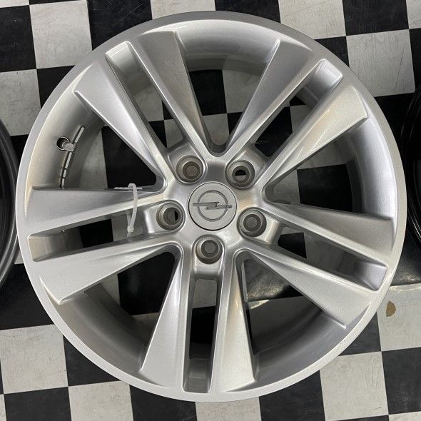 17 5/110 7.0J ET39 DIA65.1 OPL23